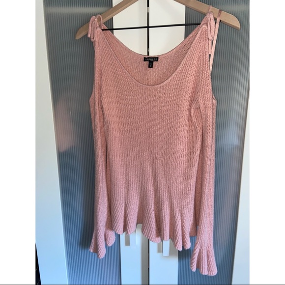 Beautiful Pink Sweater - Picture 4 of 5